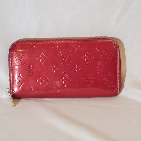 LV Red Vernis Monogram Zippy Wallet - Picture 1 of 3